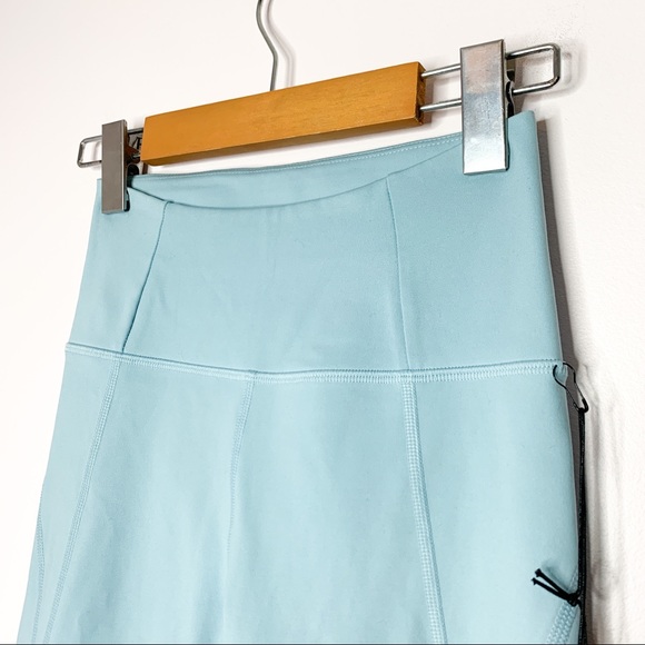 Girlfriend Collective Compressed Cropped Leggings in Sky - Picture 9 of 13